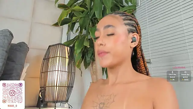 Nia Bunny online show from March 11, 2025, 5:24 pm