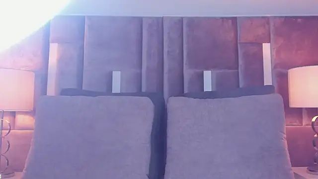 Nia Bunny online show from October 31, 2025, 1:41 pm