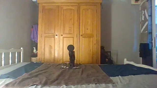 nickgode69 online show from April 8, 2026, 7:43 am