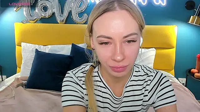 Snapshot of Diana_Garrett chatting on March 3, 2025, 1:49 am Diana Garrett online show from March 3, 2025, 1:49 am