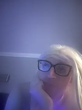 sexyblondetrans online show from November 12, 2025, 6:39 am