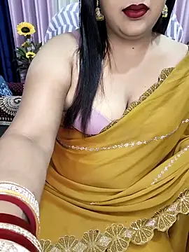 Snapshot of Cute-Raashii chatting on December 17, 2025, 9:42 pm Cute-Raashii online show from December 17, 2025, 9:42 pm