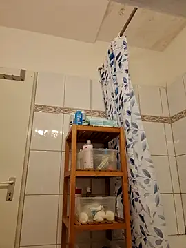 Josephine LIVE online show from November 11, 2025, 5:13 am