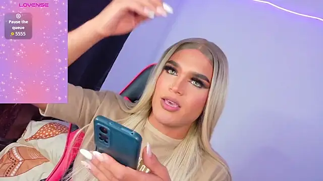 AllisonsweetZ online show from November 25, 2025, 4:24 am