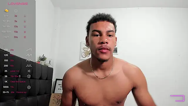 Snapshot of RoddyRich11 chatting on December 22, 2025, 11:21 am RoddyRich11 online show from December 22, 2025, 11:21 am