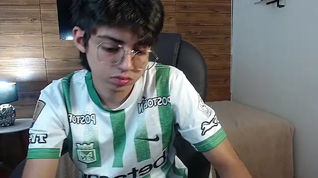 jhoellx online show from November 20, 2025, 7:47 pm