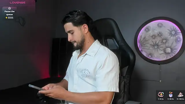 khriss brown online show from November 19, 2025, 8:53 pm