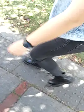 sophie banger online show from November 12, 2025, 4:33 pm