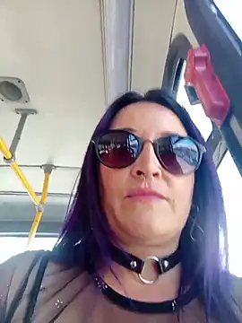 sophie banger online show from April 8, 2026, 7:04 pm