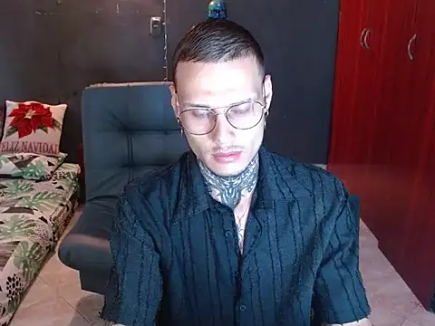 Snapshot of fucking_sinner chatting on December 16, 2025, 4:44 pm fucking sinner online show from December 16, 2025, 4:44 pm