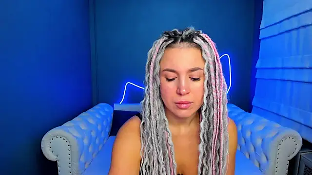 Snapshot of rock_n_roxy chatting on November 8, 2025, 1:20 am rock n roxy online show from November 8, 2025, 1:20 am