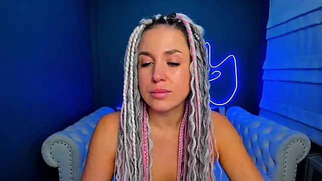 Snapshot of rock_n_roxy chatting on November 12, 2025, 1:10 am rock n roxy online show from November 12, 2025, 1:10 am