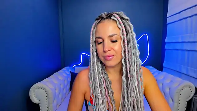 Snapshot of rock_n_roxy chatting on October 25, 2025, 1:27 am rock n roxy online show from October 25, 2025, 1:27 am