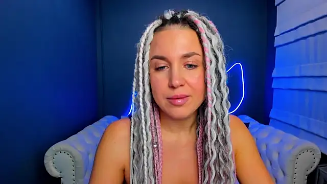 Snapshot of rock_n_roxy chatting on November 21, 2025, 1:37 am rock n roxy online show from November 21, 2025, 1:37 am