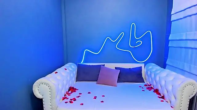 Snapshot of rock_n_roxy chatting on December 2, 2025, 1:28 am rock n roxy online show from December 2, 2025, 1:28 am