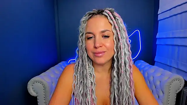 Snapshot of rock_n_roxy chatting on October 24, 2025, 1:26 am rock n roxy online show from October 24, 2025, 1:26 am