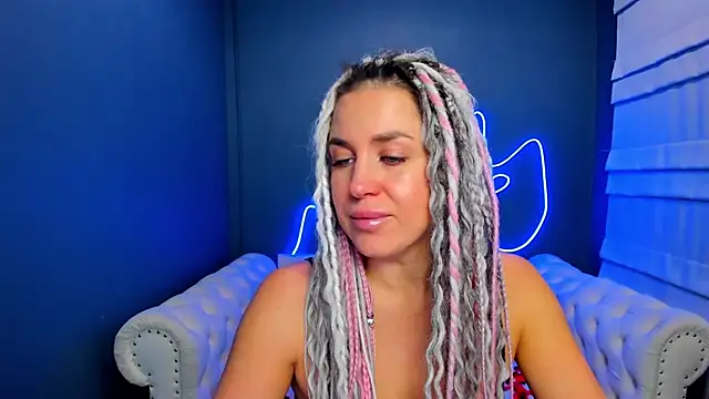 Snapshot of rock_n_roxy chatting on December 1, 2025, 1:28 am rock n roxy online show from December 1, 2025, 1:28 am