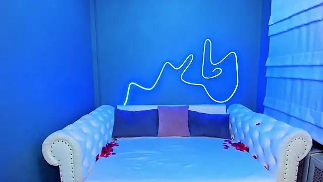 Snapshot of rock_n_roxy chatting on December 4, 2025, 1:26 am rock n roxy online show from December 4, 2025, 1:26 am