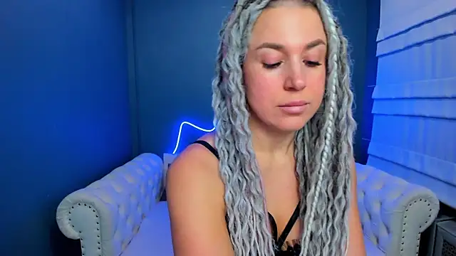 Snapshot of rock_n_roxy chatting on December 17, 2025, 1:21 am rock n roxy online show from December 17, 2025, 1:21 am