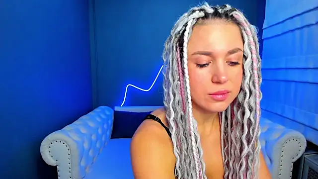 Snapshot of rock_n_roxy chatting on November 11, 2025, 1:22 am rock n roxy online show from November 11, 2025, 1:22 am