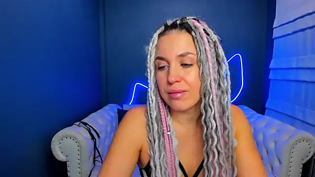 Snapshot of rock_n_roxy chatting on November 22, 2025, 1:15 am rock n roxy online show from November 22, 2025, 1:15 am