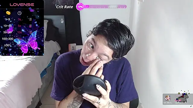 TRIXIE TANG28 online show from November 14, 2025, 8:45 pm