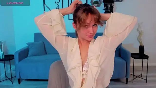 BritnieCute online show from November 4, 2025, 5:11 am