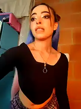 Snapshot of Yennastone chatting on February 18, 2025, 12:15 am Yennastone online show from February 18, 2025, 12:15 am