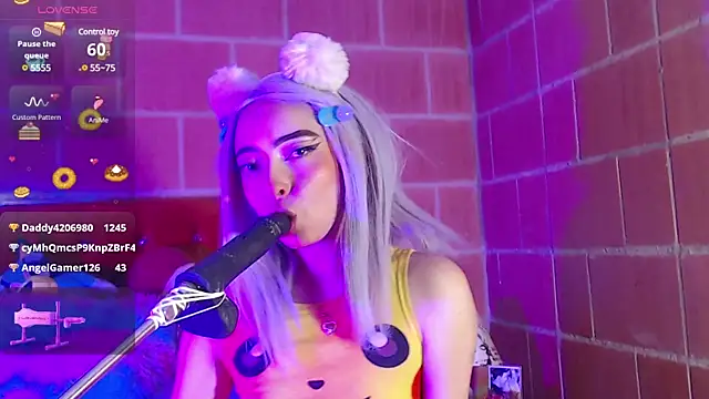 Snapshot of Yennastone chatting on February 21, 2025, 5:46 am Yennastone online show from February 21, 2025, 5:46 am