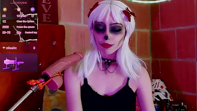 Snapshot of Yennastone chatting on October 15, 2025, 6:00 am Yennastone online show from October 15, 2025, 6:00 am