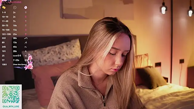 Snapshot of HollisBeckett chatting on November 25, 2025, 3:07 am HollisBeckett online show from November 25, 2025, 3:07 am