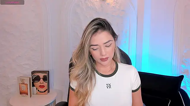 ChloePreston  online show from May 19, 2026, 11:50 am