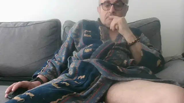 Snapshot of Bretoncool chatting on November 2, 2025, 10:20 am Bretoncool online show from November 2, 2025, 10:20 am