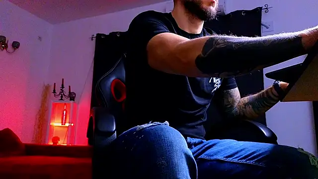 Snapshot of MightyAaron66 chatting on September 23, 2025, 1:23 am MightyAaron66 online show from September 23, 2025, 1:23 am