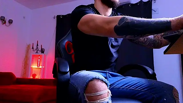 Snapshot of MightyAaron66 chatting on November 30, 2025, 4:46 am MightyAaron66 online show from November 30, 2025, 4:46 am