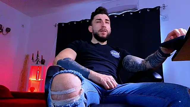 MightyAaron66 online show from December 18, 2025, 7:35 am