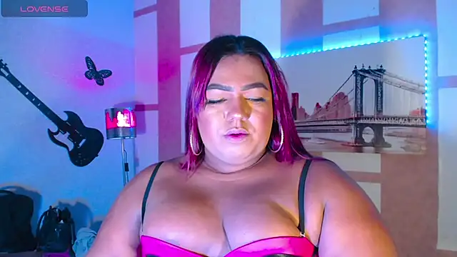 Snapshot of OpraxBellinda chatting on December 17, 2025, 1:43 am OpraxBellinda online show from December 17, 2025, 1:43 am