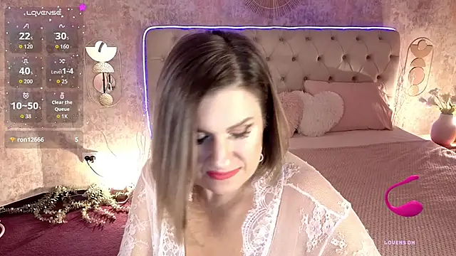 KiraRoxx online show from December 1, 2025, 9:26 pm