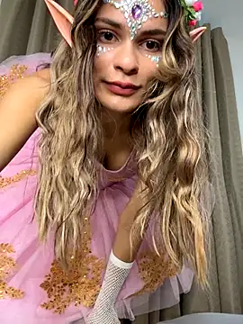 Snapshot of cuteluci_ chatting on October 31, 2025, 12:13 pm cuteluci online show from October 31, 2025, 12:13 pm