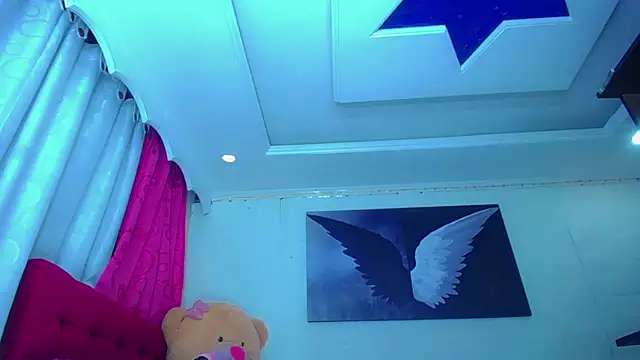 Snapshot of NahomiCamper chatting on December 14, 2025, 4:45 pm NahomiCamper online show from December 14, 2025, 4:45 pm