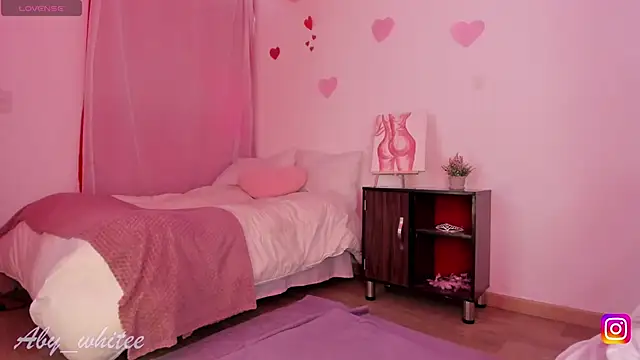 AbyWhitee online show from September 14, 2025, 12:16 pm