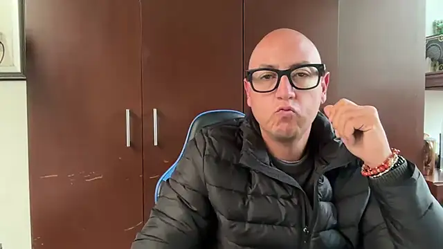 Snapshot of alanan881 chatting on November 30, 2025, 6:30 pm alanan881 online show from November 30, 2025, 6:30 pm