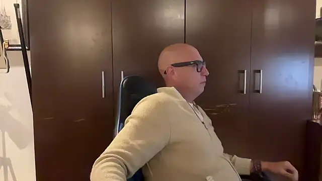 Snapshot of alanan881 chatting on January 15, 2026, 12:36 am alanan881 online show from January 15, 2026, 12:36 am