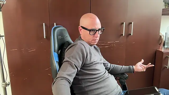 Snapshot of alanan881 chatting on November 29, 2025, 5:57 pm alanan881 online show from November 29, 2025, 5:57 pm