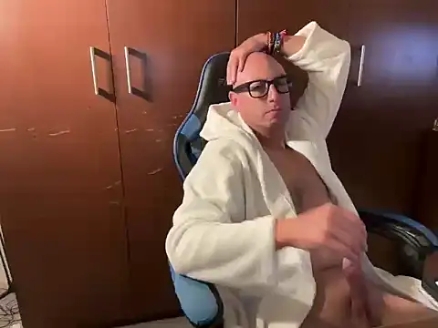 Snapshot of alanan881 chatting on November 21, 2025, 2:10 am alanan881 online show from November 21, 2025, 2:10 am