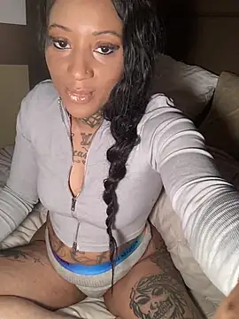 CrownedNyaries online show from January 9, 2025, 1:02 pm