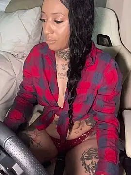 CrownedNyaries online show from January 8, 2025, 7:03 pm