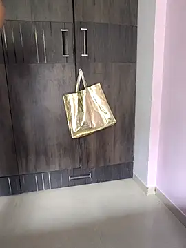 Snapshot of samitasharma chatting on November 14, 2025, 4:05 am samitasharma online show from November 14, 2025, 4:05 am