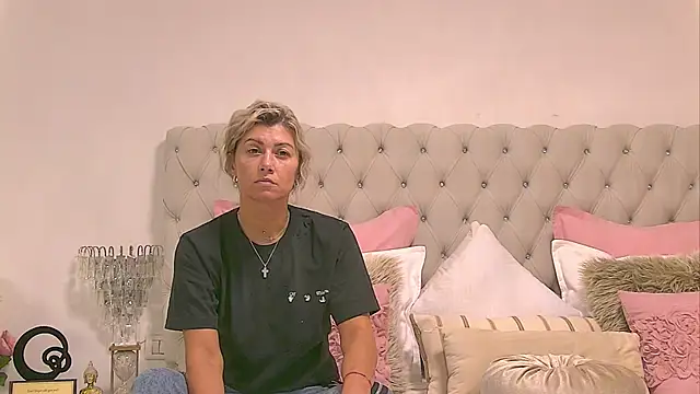 Snapshot of IvyDumont chatting on March 22, 2025, 7:20 pm IvyDumont online show from March 22, 2025, 7:20 pm