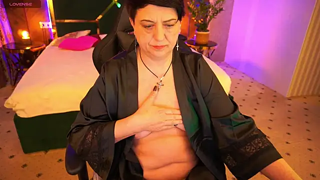 Snapshot of MilaSkyy chatting on March 10, 2025, 3:56 am MilaSkyy online show from March 10, 2025, 3:56 am